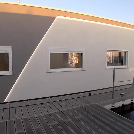 Marina Degli Estensi Floating Resort Llido Degli Estensi Exterior photo
