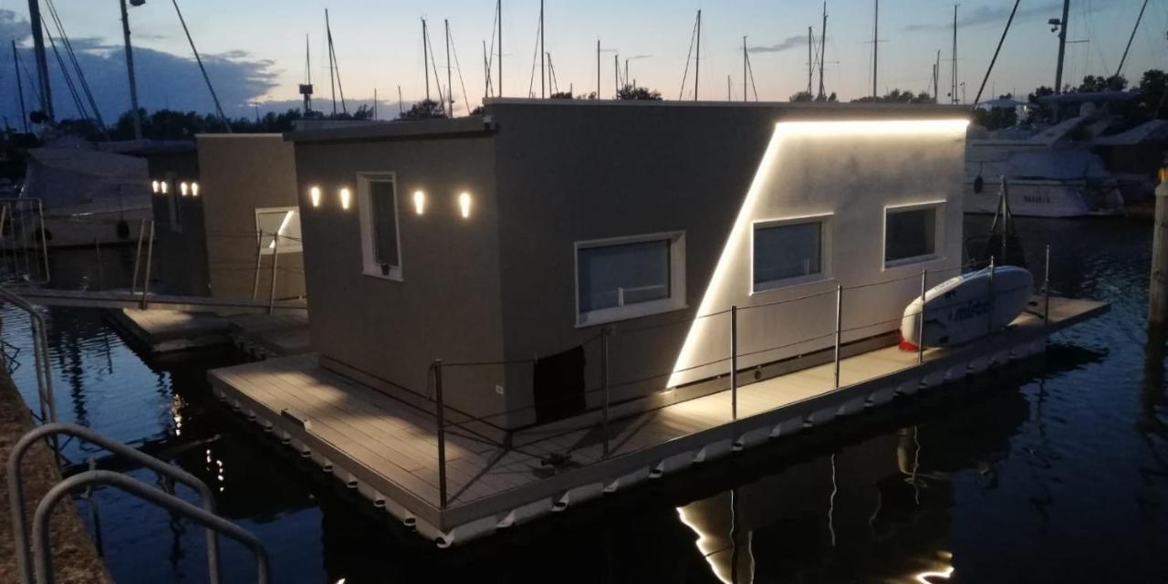 Marina Degli Estensi Floating Resort Llido Degli Estensi Exterior photo